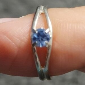 Silvertone Toe Ring with Blue Gemstone